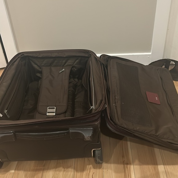 Tumi Burgundy Nylon Arrive De Gaulle International 2 Wheeld Carry-On Luggage - Picture 8 of 15